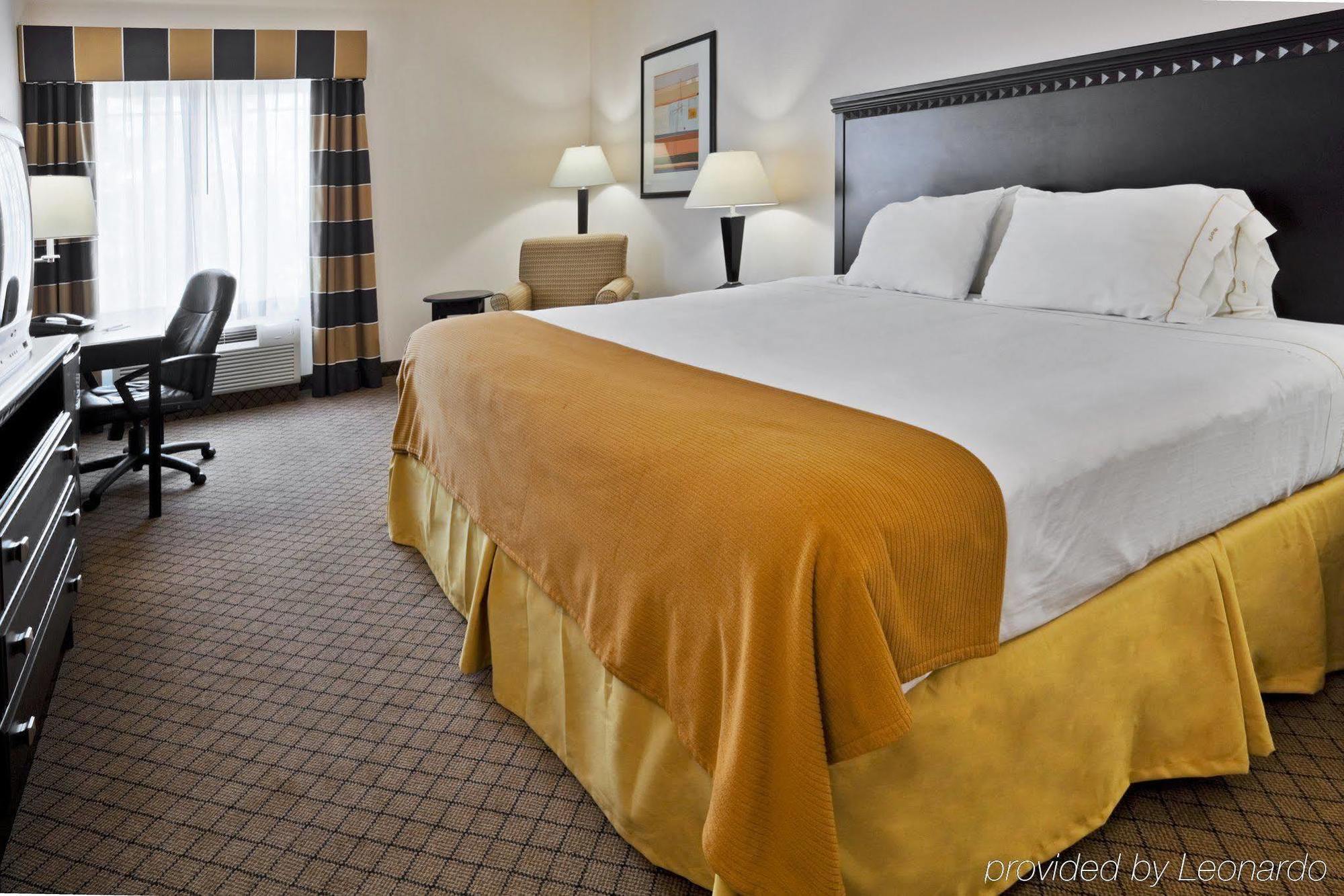 Holiday Inn Express Venice By Ihg Стая снимка
