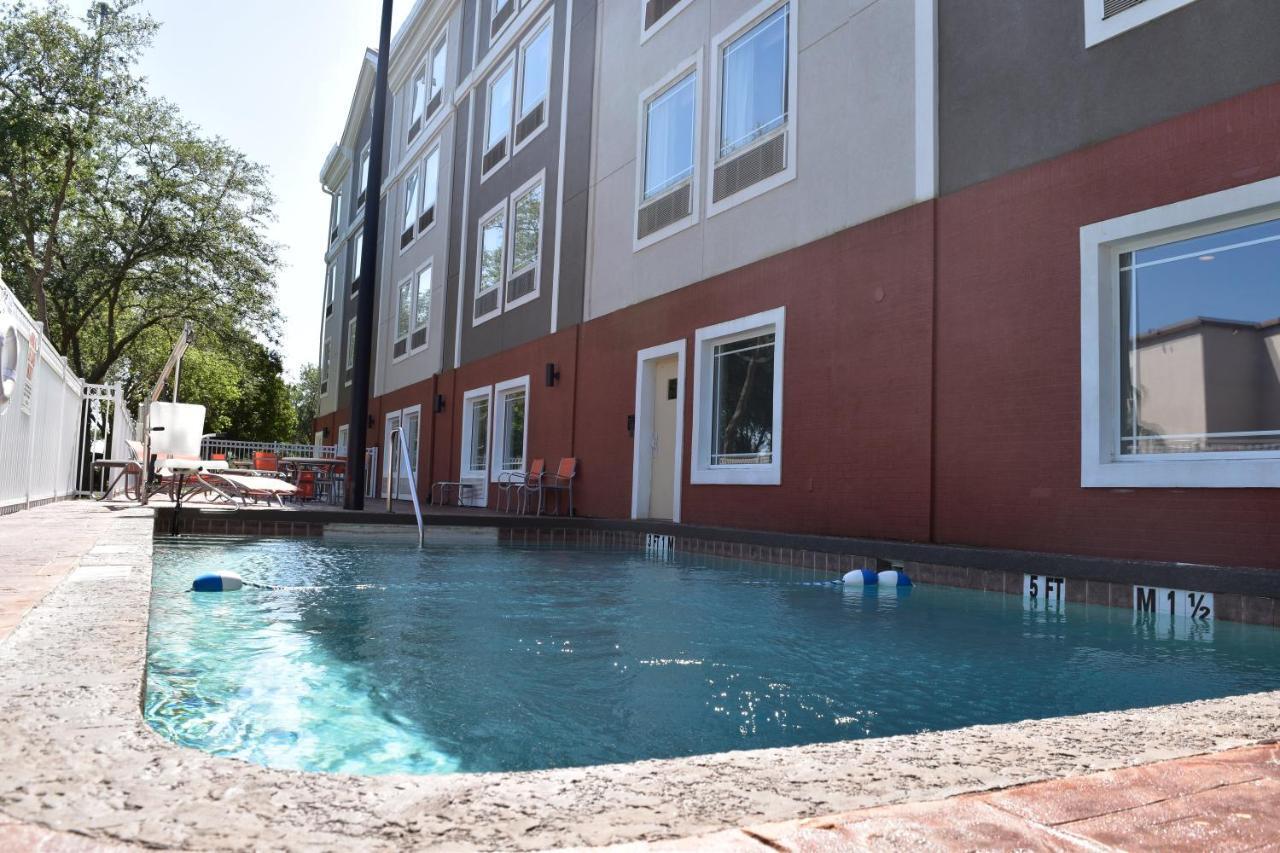 Holiday Inn Express Venice By Ihg Екстериор снимка